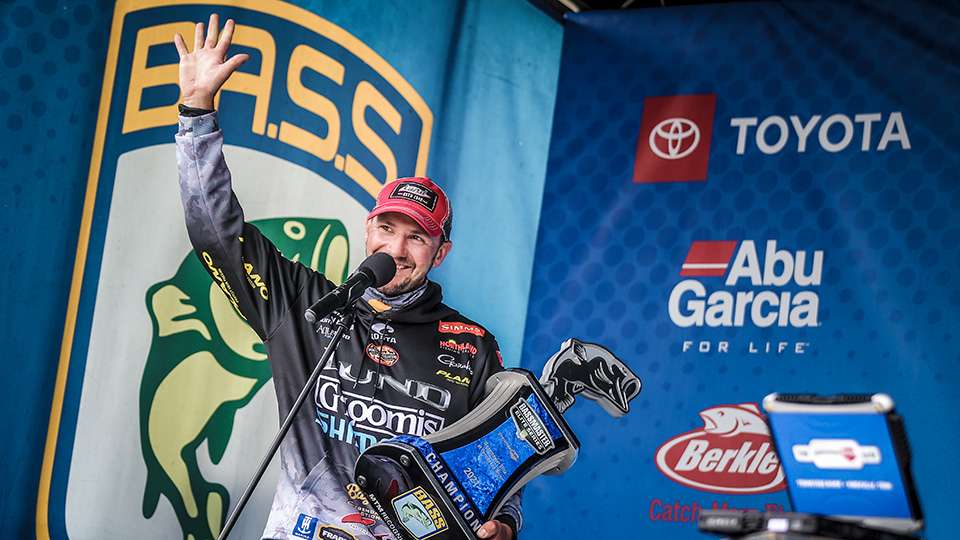 Jeff Gustafson with his BASS Elite Series trophy