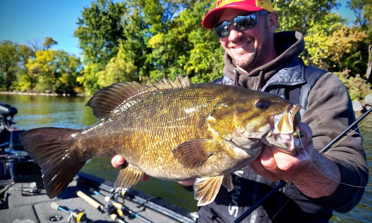 Smashing Football Jig Smallmouth With Jeff Gustafson
