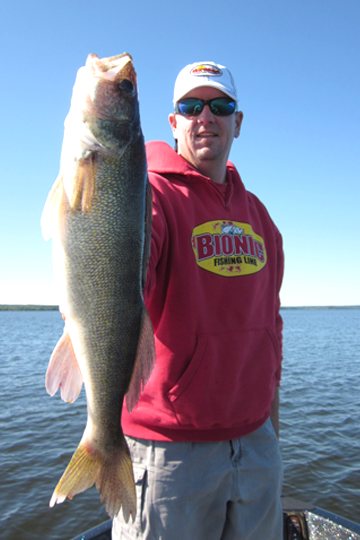 Eric Naig with a Lake of the Woods Walleye