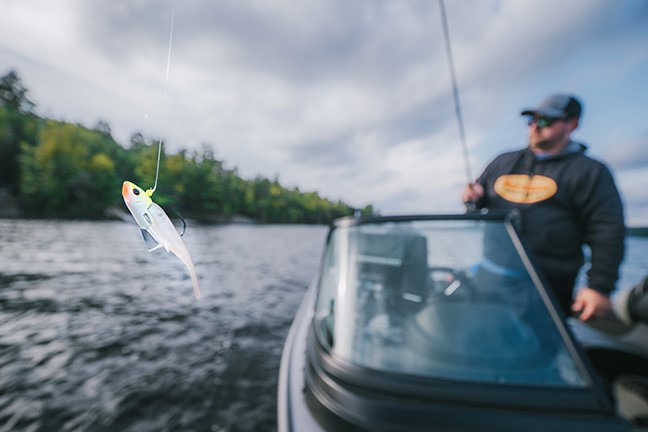 The Rippin Minnow combines the trademark darting and circling of the Northland Puppet Minnow with the allure of a baitfish shaped soft plastic body.