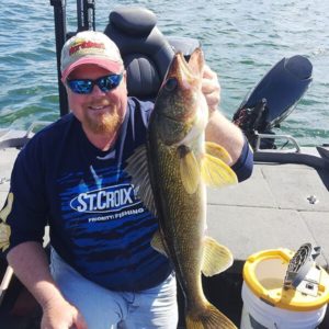 Bro’s Early Summer Leech Lake Walleye